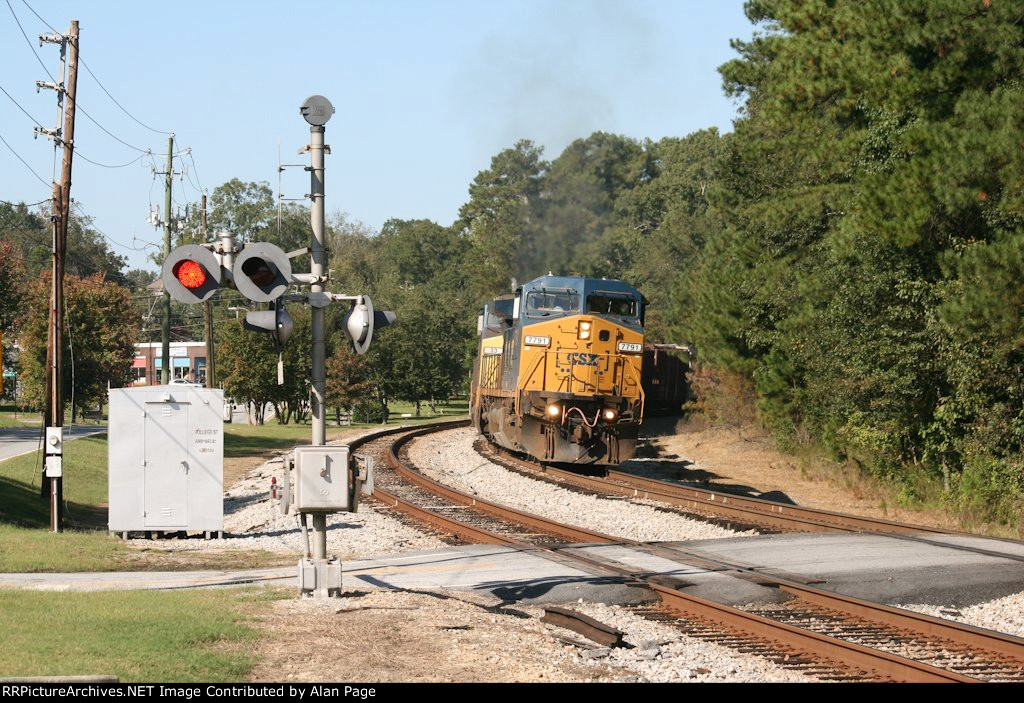 CSX 7791 is working hard approaching the College St crossing
